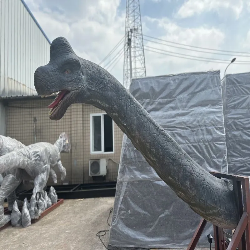Cabeza de dinosaurio Brachiosaurus animatrónico realista de cuello largo