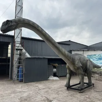 Modelo de dinosaurio animatrónico Mamenchisaurus gigante de cuello largo
