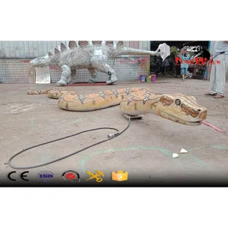 modelo de boa serpiente animatrónica enorme y real