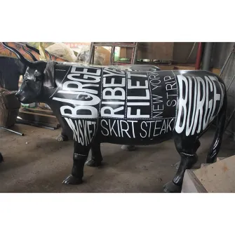 estatua de búfalo negro para restaurante de carnes