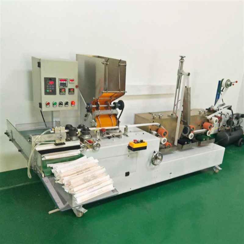 Automatic straw packing machine with color printing