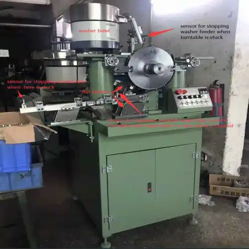 Bolt washer assembly machine