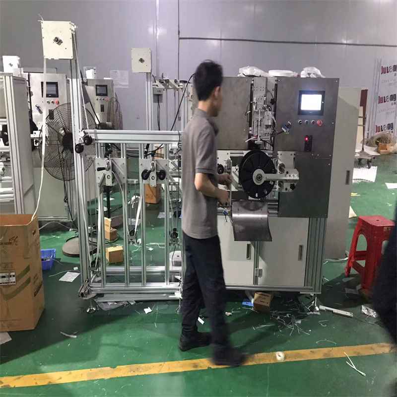 Automatic webbings rewinding machine