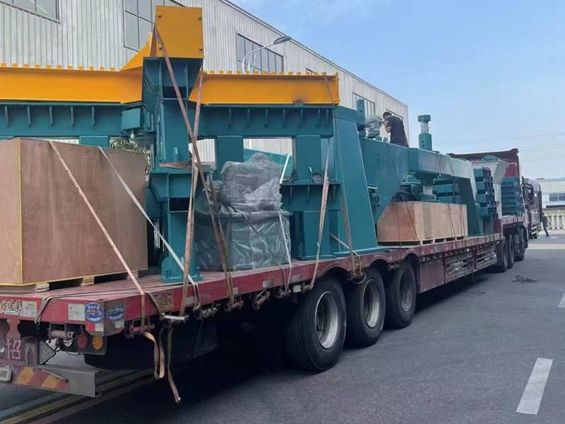 Our Company's Main Radial Extrusion Production Molds Our Company's Main Radial Extrusion Production Molds