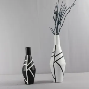 Black and White Ceramic Vase WF07