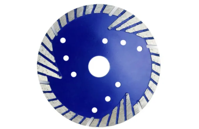 How To Avoid Chipping of Circular Saw Blades？