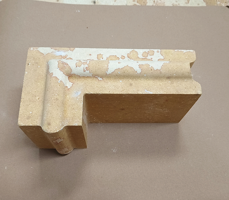 Carbon furnace silica bricks