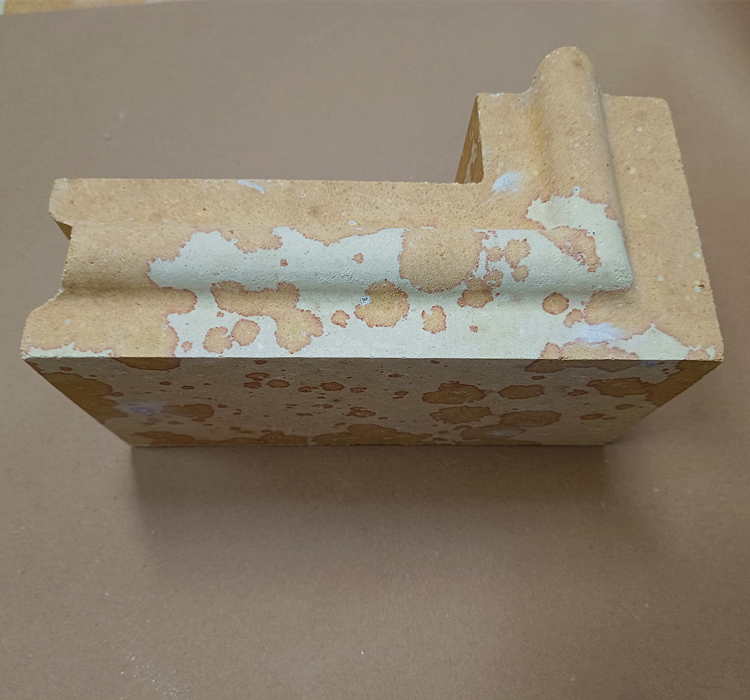 Carbon furnace silica bricks