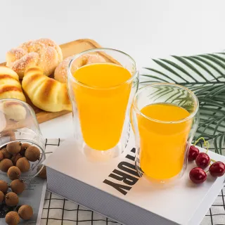 Individually blown from heat-resistant borosilicate glass, our double tumbler has a thermal quality that keeps hot drinks hot and cold drinks cool.