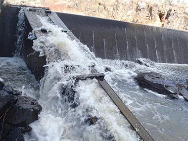 Quels types de filtres sont utilisés dans une usine de traitement d’eau ?